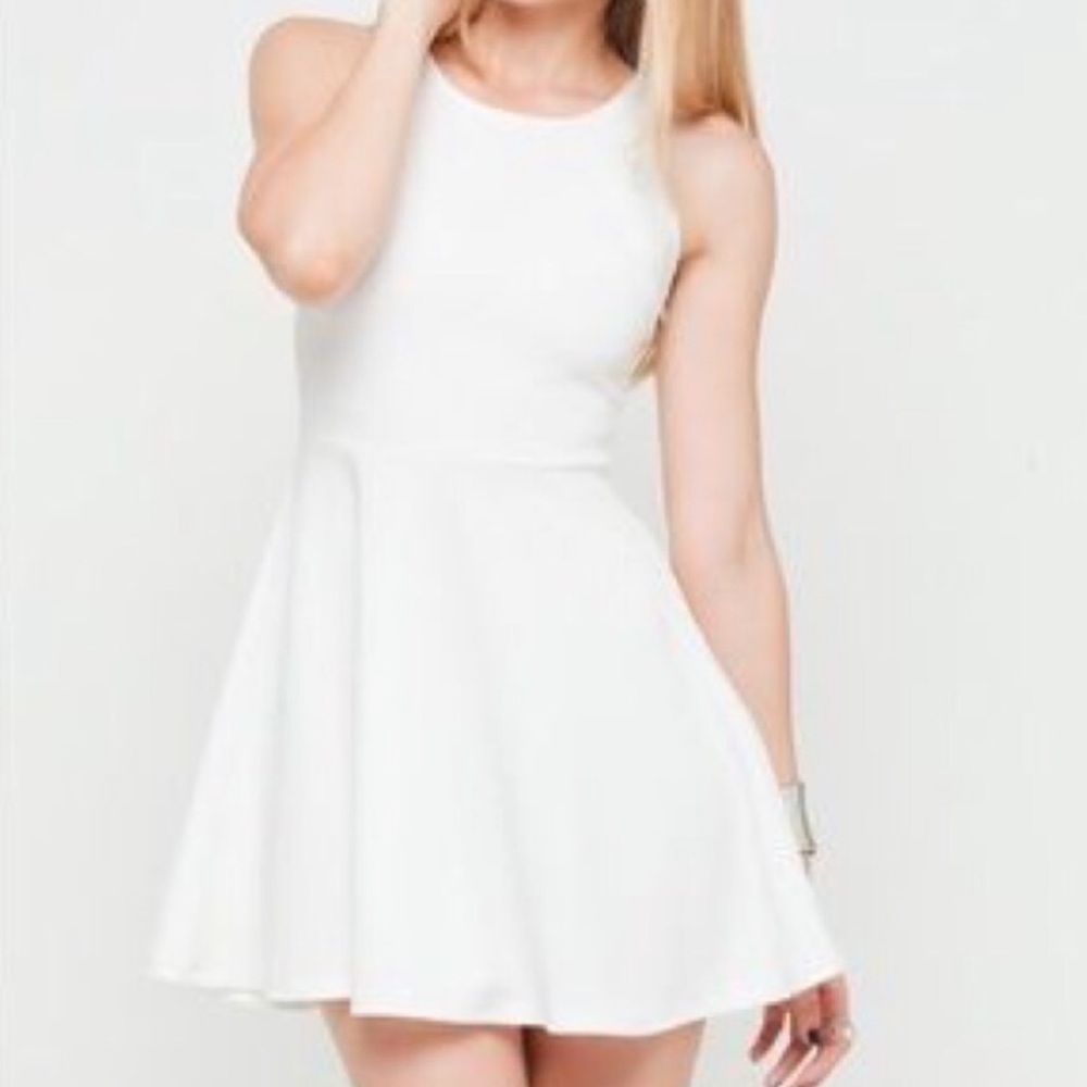h&m divided🤍 basic white sleeveless skater dress